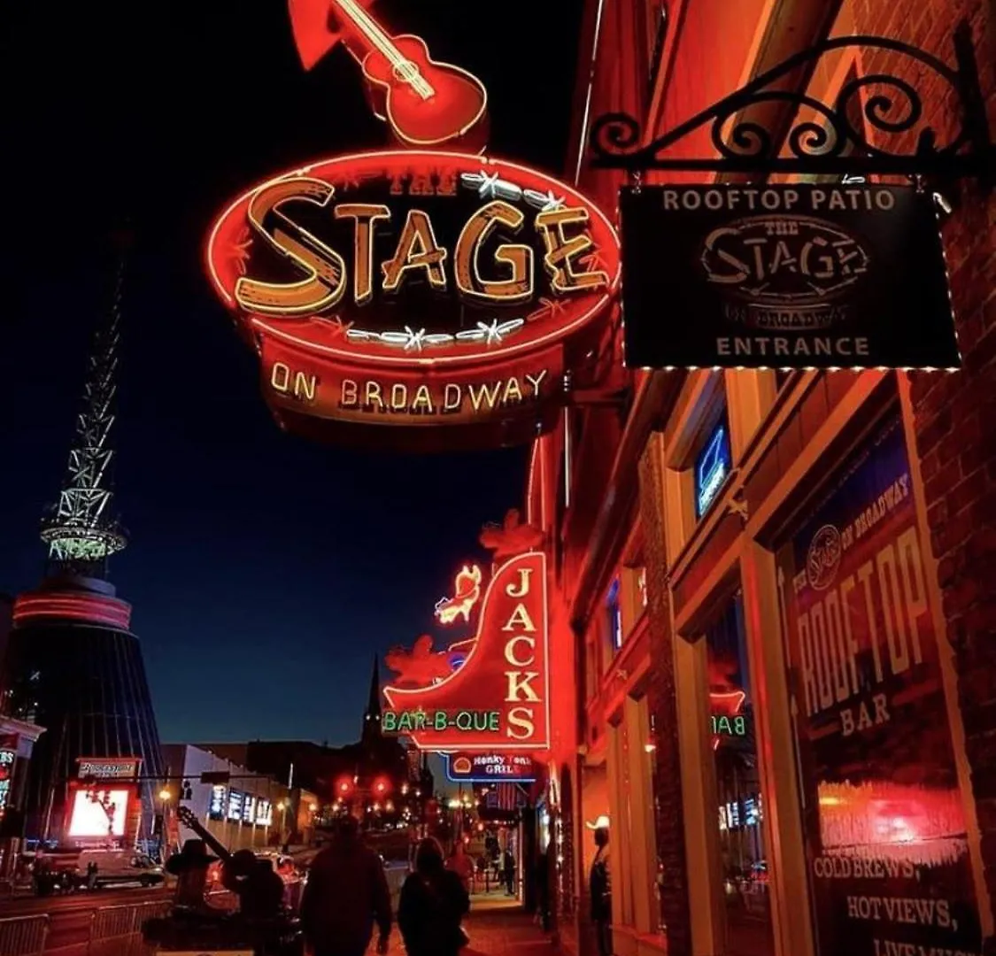 Honky Tonk Hideaway, Walk To Broadway, Pool, Gym And Parking Villa Nashville 0*,  United States