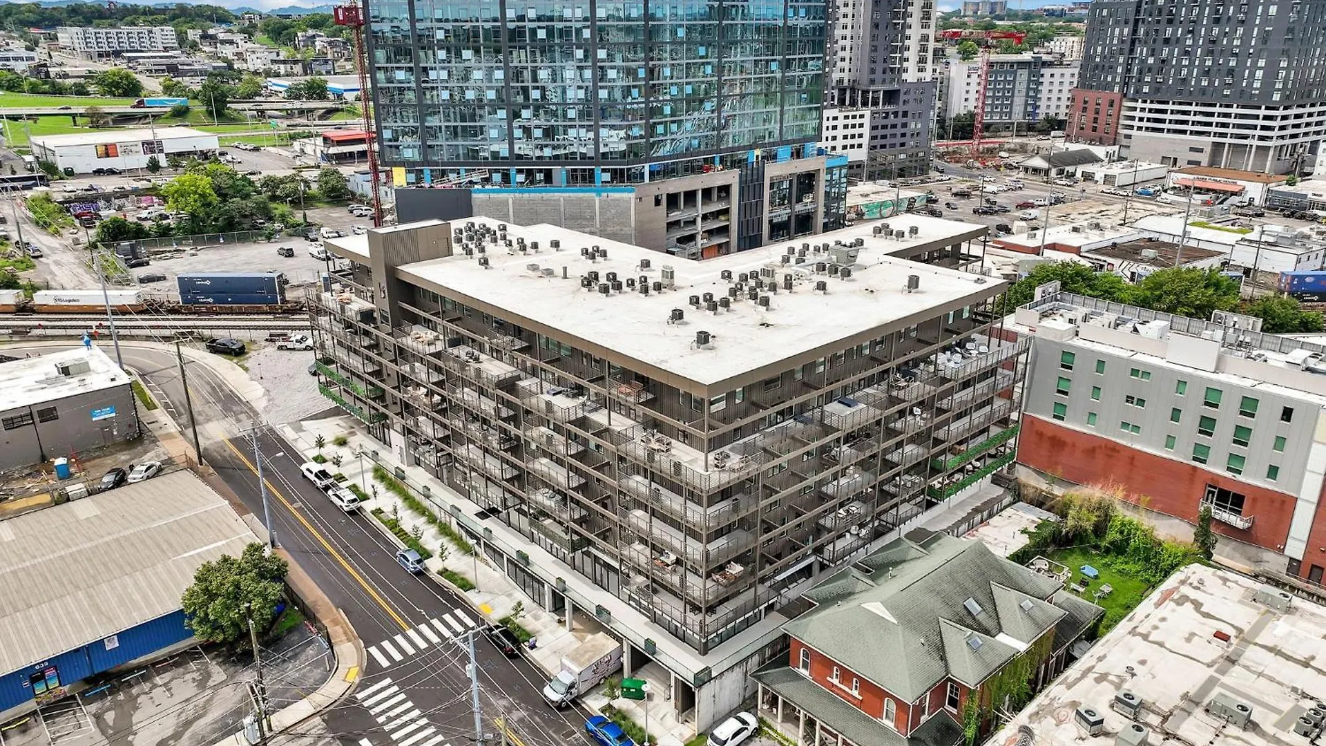 Honky Tonk Hideaway, Walk To Broadway, Pool, Gym And Parking Villa Nashville