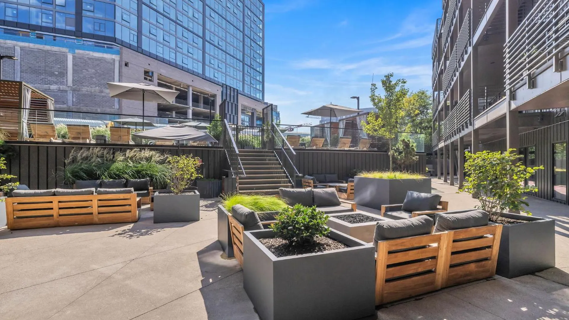 Honky Tonk Hideaway, Walk To Broadway, Pool, Gym And Parking Villa Nashville